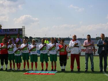 Националите с двуцифрени победи на старта на Мондиал 2013