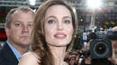 Хирургът на Джоли: Анджелина изчака подходящия момент