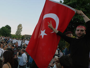 На фона на световните размирици Турция чества Празника на победата