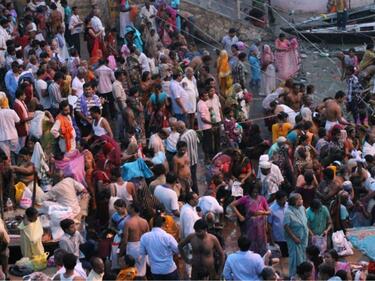 Жестока катастрофа в Индия отне живота на 28 души