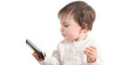 От малки знаят: 38% от децата под 2 г. ползват таблет или смартфон