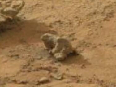 А на вас какво ви се привижда на това видео от Марс?
