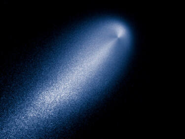 НАО Рожен зорко следи кометата ISON