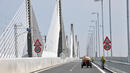 Следят с модерна технология сигурността на Дунав мост