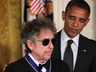 Боб Дилън е расист?