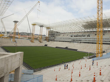 Закъсняват строежите на три от стадионите за Мондиала