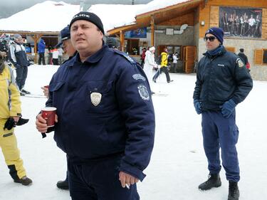 Родната полиция ни пази и на ски