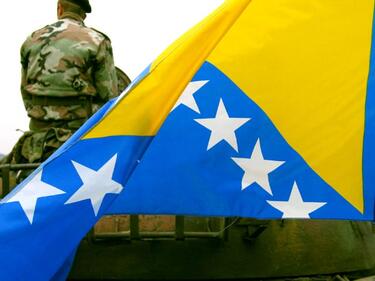 Международните сили остават в Босна още година