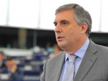 Ивайло Калфин подаде оставка като водач на българските социалисти в ЕП