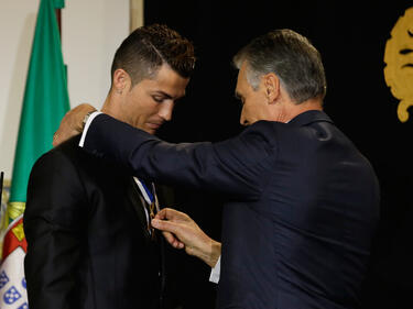 Португалският президент връчи орден на Роналдо