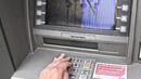 Ще спрат ли банкоматите да "бълват" пари след смяна на софтуера?