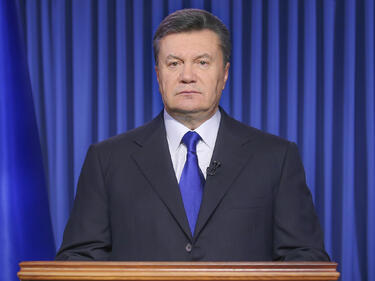 Случи се: Янукович клекна!