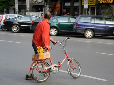 Блъснаха велосипедист във Варна
