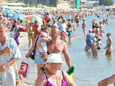 Плажовете през лятото ще са пълни от туристи?