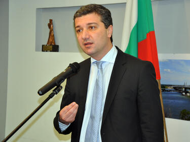 Драгомир Стойнев: Искам чуждите инвеститори да уважават българските граждани