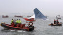 Ферибот с 476 души се пълни с вода край Южна Корея