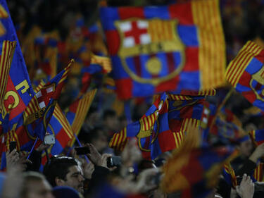 Изумителен гол от центъра на Барселона изпълва с надежда (ВИДЕО)