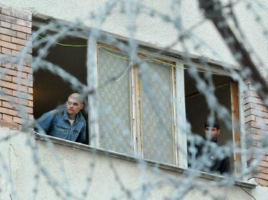 Затворниците в Бургас могат да излизат спокойно навън от игрището