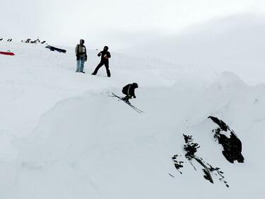 Над 120 туристи са получили травми при каране на ски или сноуборд
