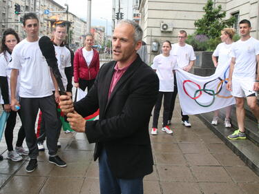 Йордан Йовчев посрещна щафетата с олимпийския огън