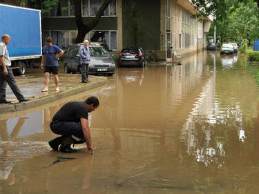 Пострадалите от наводненията в Сърбия няма да останат без покрив над главата