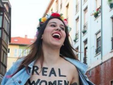 Отговорът на турските жени срещу забраната да се смеят (СНИМКИ, 18+)