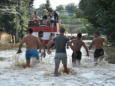 27 затворници ще помагат на Мизия да се отърси от ужаса на наводненията 