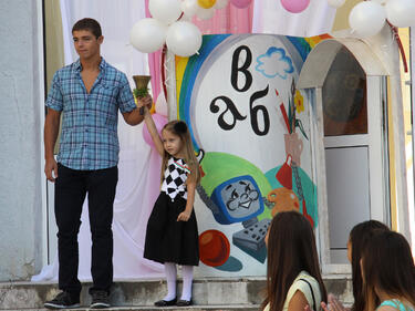 Бъдещето на България: С 370 първокласници повече ще прекрачат училищния праг