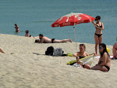В края на лятото плажовете останаха освен без туристи, и без спасители