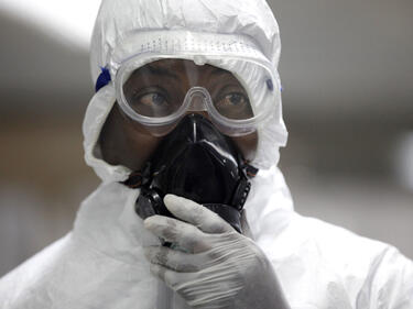 Лекари без граници: Светът губи битката срещу ебола 
