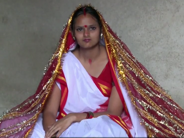 Индийка се омъжи от суеверие. Няма да повярвате за какво! (ВИДЕО)