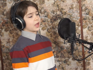 Българче, което живее в Ню Йорк, създаде химн на българските емигрантски деца (ВИДЕО)