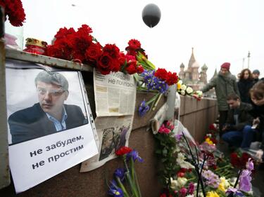 Заподозрян за убийството на Немцов се взриви с граната