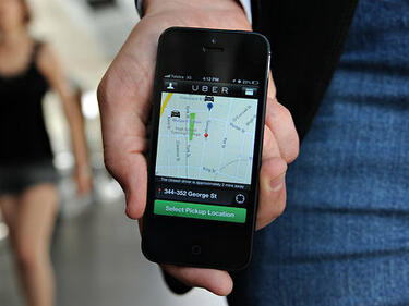 Столична община поиска от КЗК да започне проверка на такситата Uber
