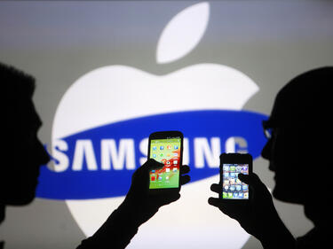 WSJ: Samsung се страхува от Apple