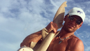 Вижте ловец на акули, който стана хит в Instagram (СНИМКИ)