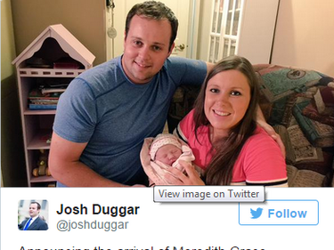 Скандалният Джош Дъгар публикува снимки на новородената си дъщеря