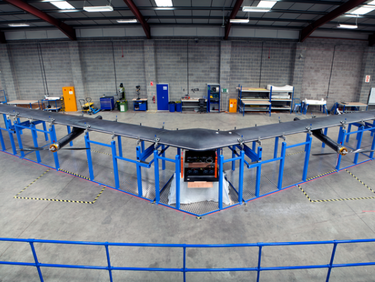 Facebook построи самолет, който разпръсква безплатен интернет (ВИДЕО)