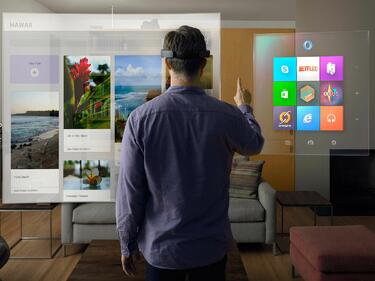 HoloLens на Microsoft все още е далеч във времето (ВИДЕО)