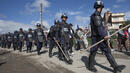 7 полицаи убити при кървави протести в Непал

