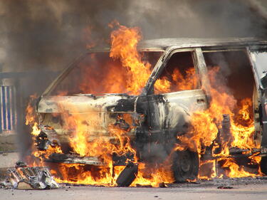Двама души изгоряха в автомобил на „Тракия”