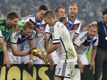 Германия не даде шанс на Полша и се доближи до Евро 2016