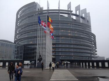 Европейският парламент одобри плана на ЕС за преразпределение на бежанците
