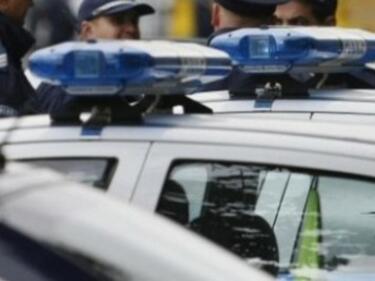 Кола с 12 емигранти катастрофира в Бургас след гонка, каналджиите избягаха
