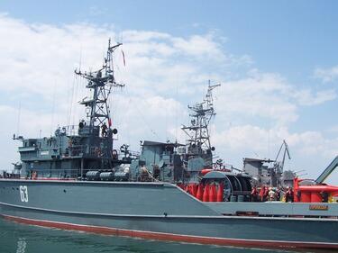 Турски кораб бедства в Черно море, пратиха наши военни да го спасяват