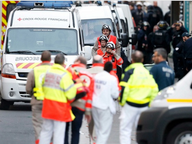 Последният терорист, който се барикадира в Сен Дени, е изведен от полицията
