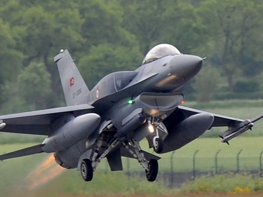 Изтребител Ф-16 на турските ВВС

