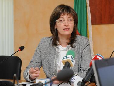 ДПС няма подкрепи кандидатурата на Екатерина Захариева за правосъден министър, макар че я одобрява