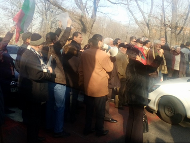 Протест в зашита на Петър Волгин блокира "Драган Цанков" 