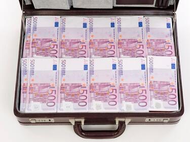 Корупцията „ужилва“ Европа с до 990 милиарда евро годишно